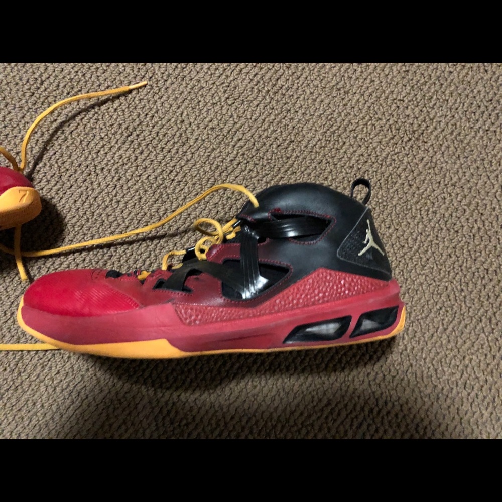 Melo basketball shoes